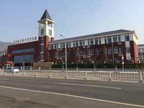 北京师大附中京西分校室内篮球木地板